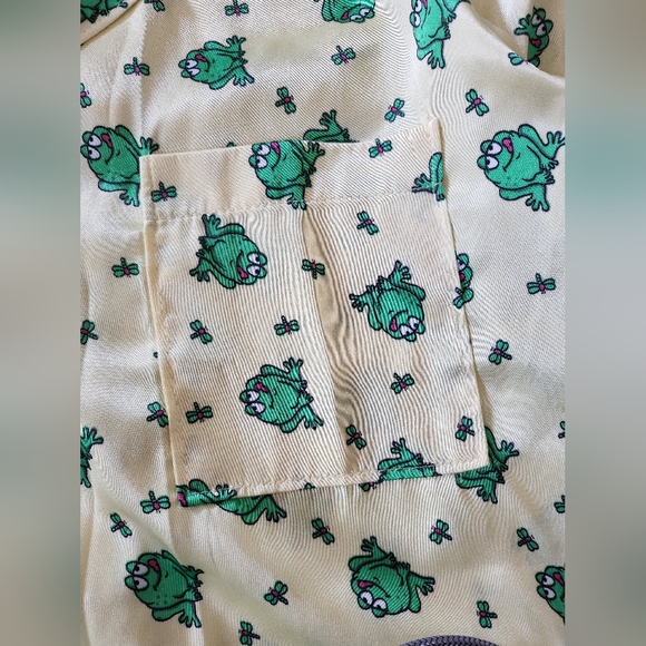 Adorable Kawaii Yellow Korean Frog Pajama Set with Shirt Pocket - Comfy - Picture 4 of 9